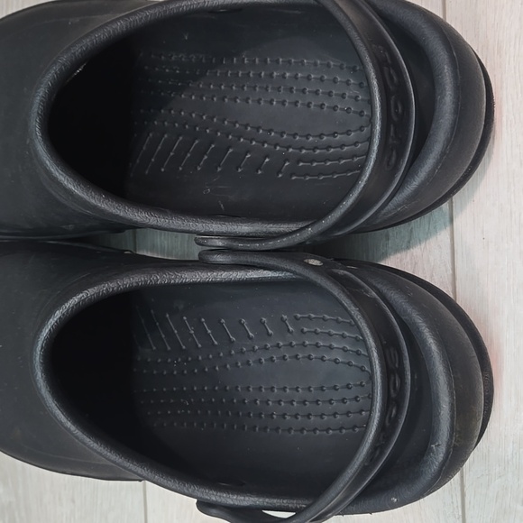 Crocs Men's Black Outdoor Rubber Clogs Shoes Sz 13 - Picture 6 of 11